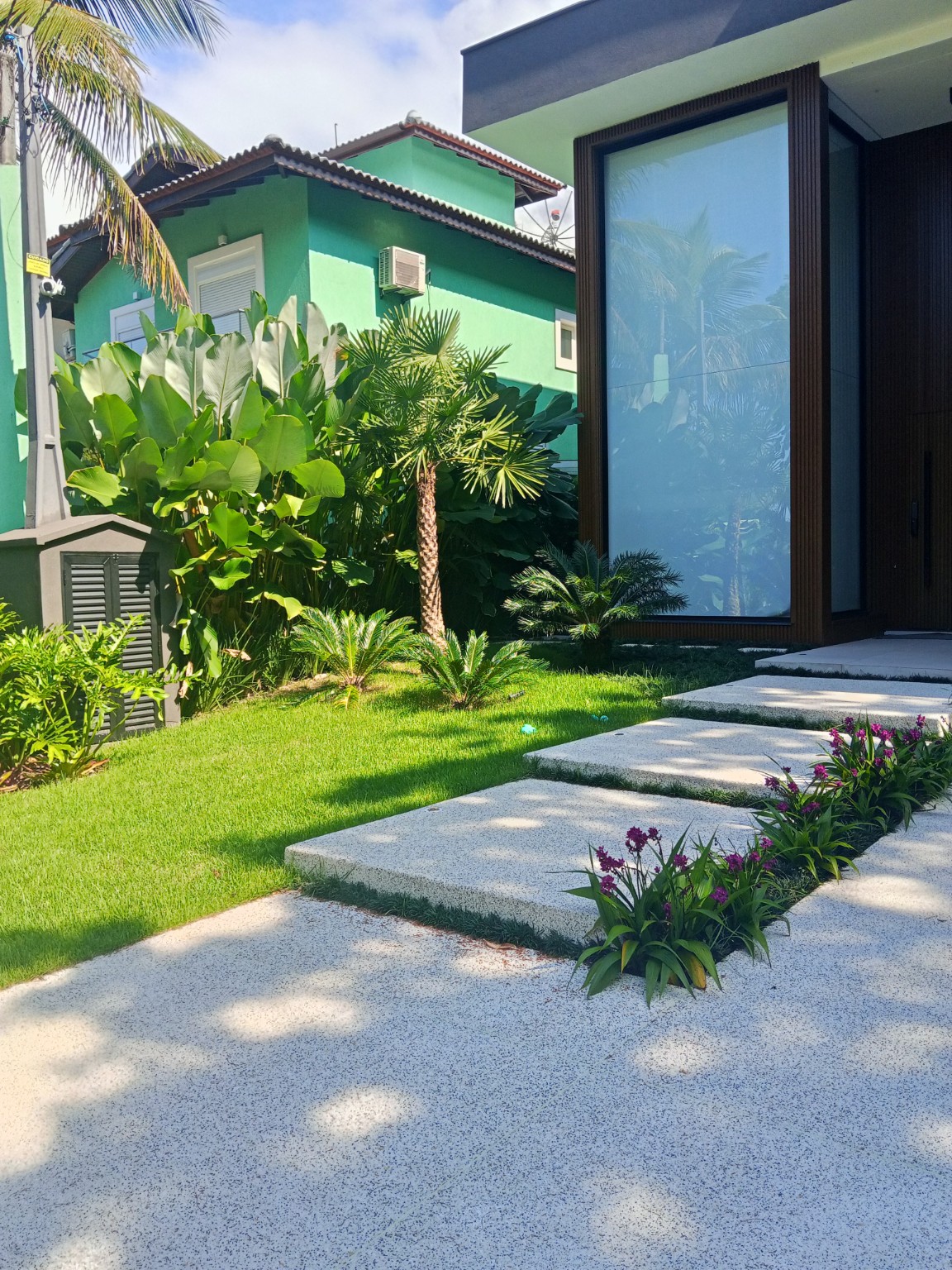 Jardim frontal no Hanga Roa Módulo 2